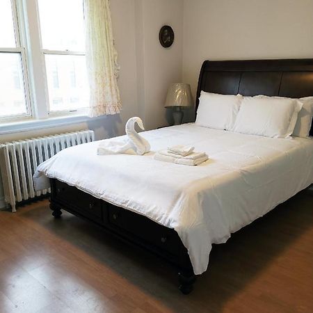 Cozy Private Rm Heart Of North York Free Parking Full Kitchen Close To Downtown Appartement Toronto Buitenkant foto