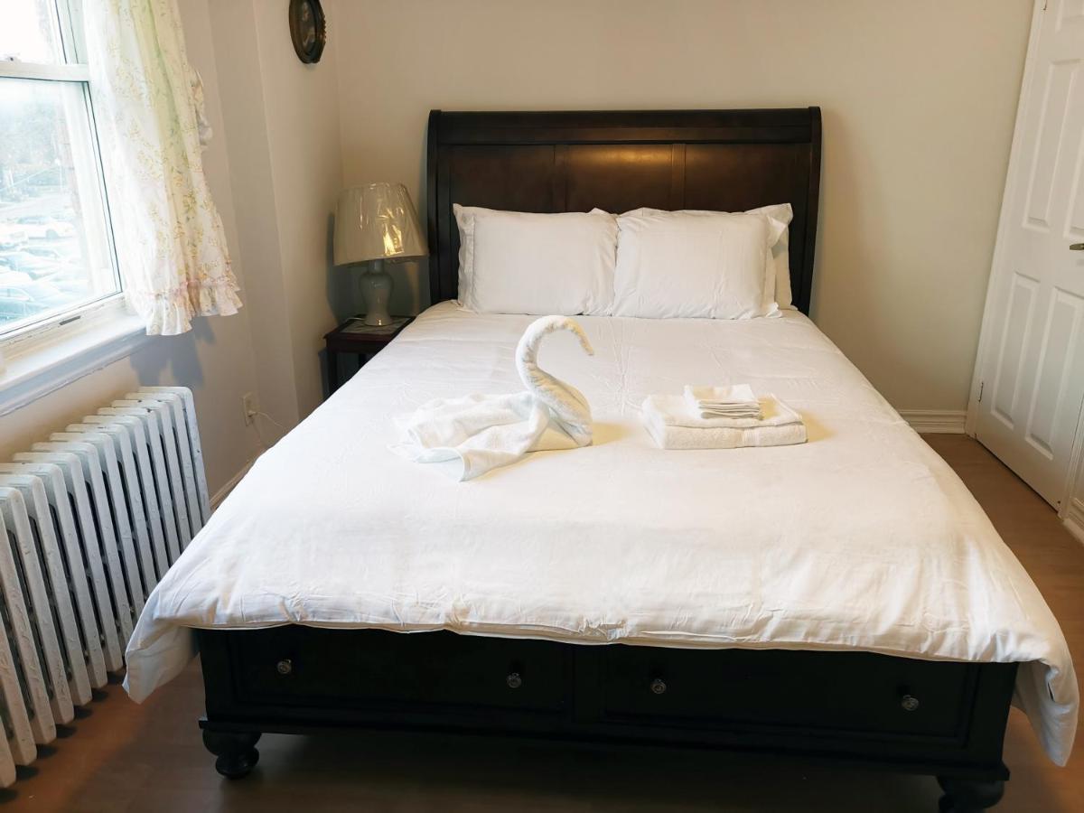 Cozy Private Rm Heart Of North York Free Parking Full Kitchen Close To Downtown Appartement Toronto Buitenkant foto