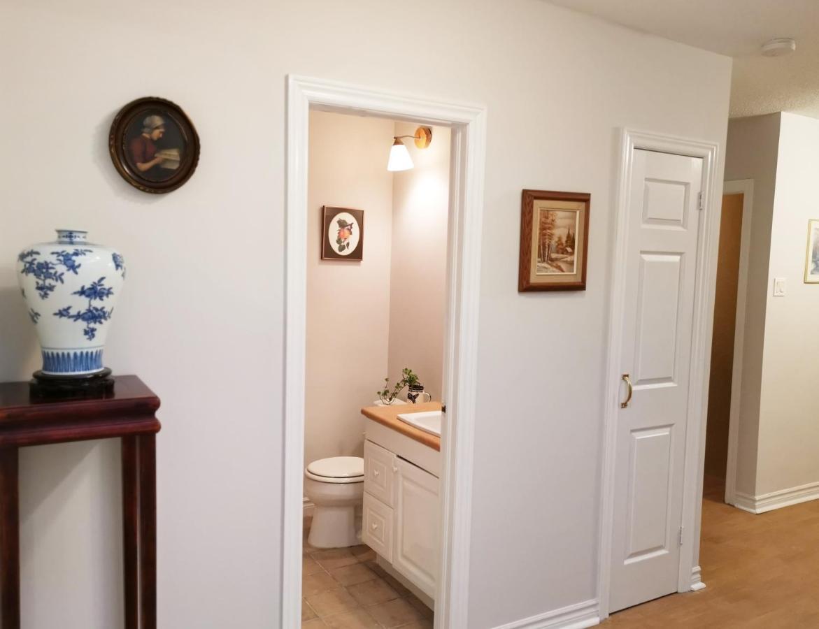 Cozy Private Rm Heart Of North York Free Parking Full Kitchen Close To Downtown Appartement Toronto Buitenkant foto