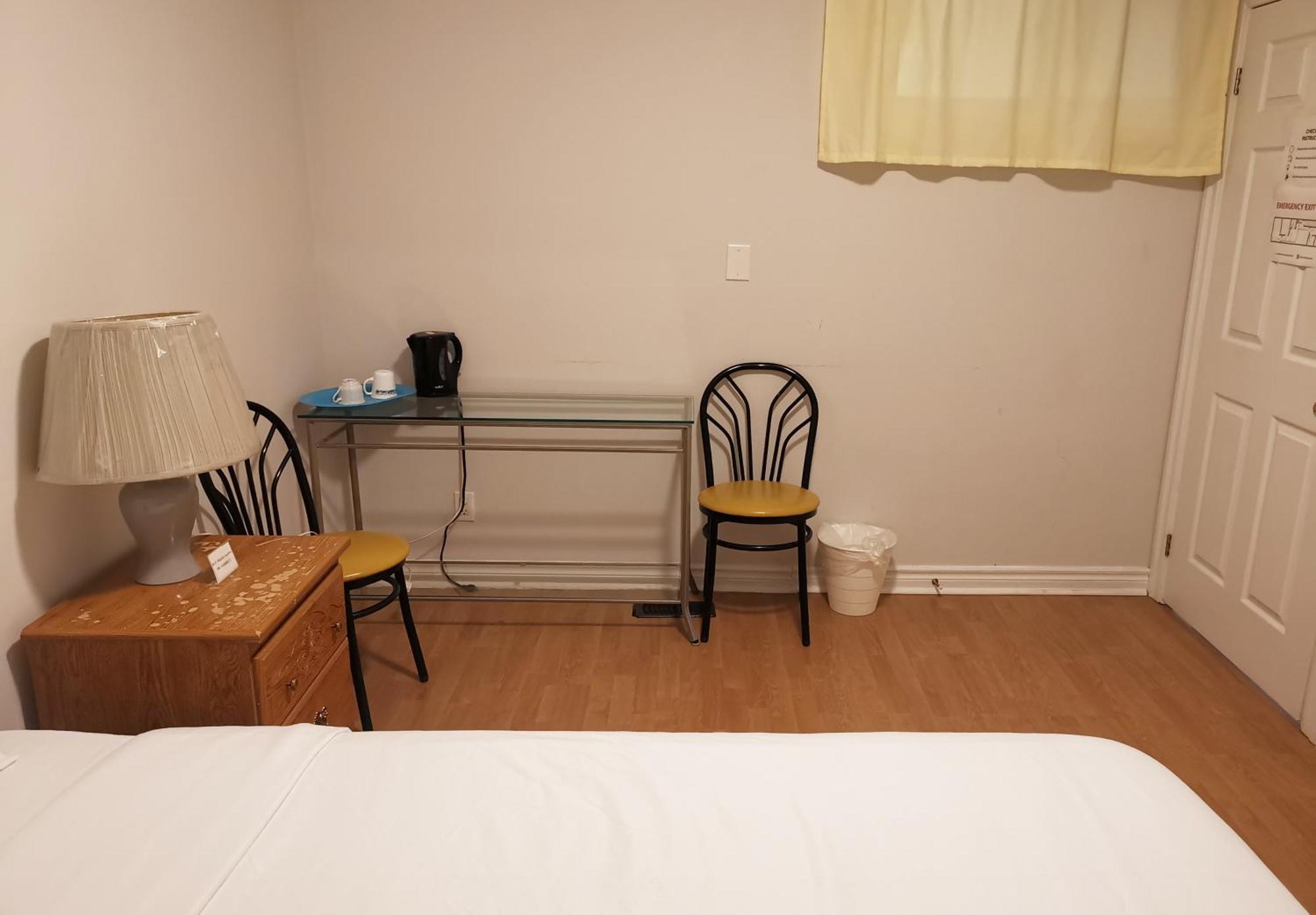 Cozy Private Rm Heart Of North York Free Parking Full Kitchen Close To Downtown Appartement Toronto Buitenkant foto