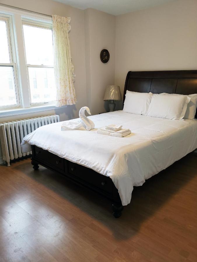 Cozy Private Rm Heart Of North York Free Parking Full Kitchen Close To Downtown Appartement Toronto Buitenkant foto