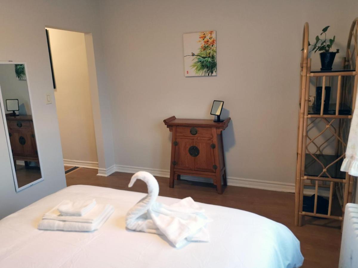 Cozy Private Rm Heart Of North York Free Parking Full Kitchen Close To Downtown Appartement Toronto Buitenkant foto